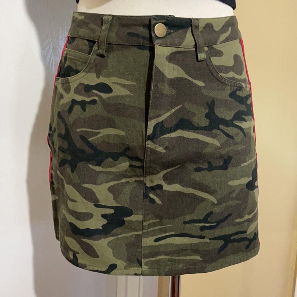 NWT Camouflage skirt